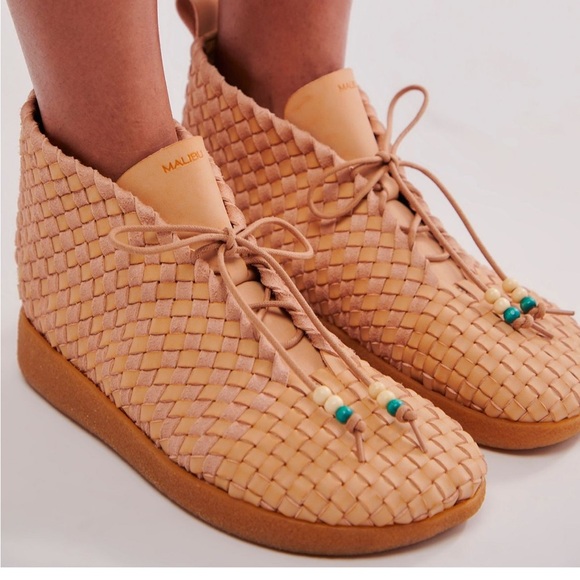 NEW Malibu MATADOR Chukka Boot Booties Sz 7 Tan Woven Sold at Free People - Picture 1 of 9